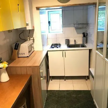Lägenhet Charming Studio! Garden View & Great Location!