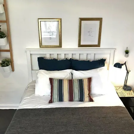 شقة Charming Studio! Garden View & Great Location! Lisboa